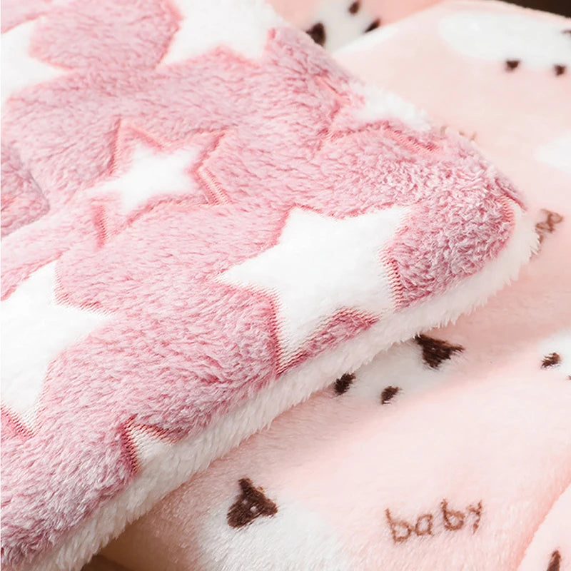 Plush & Warm Flannel Pet Blanket for Cats & Small Dogs
